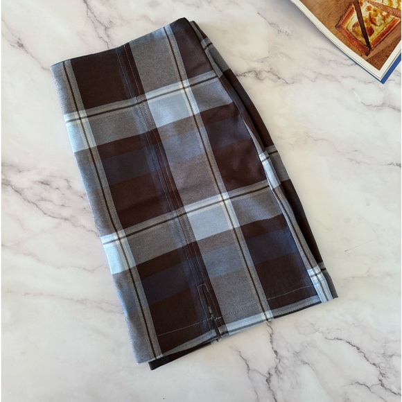 Mini Skirt - Picture 1 of 9